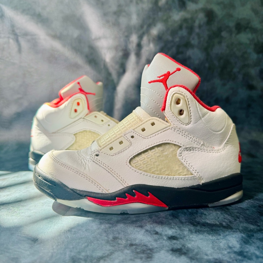 Jordan 5 Fire Red Kids Size 12C (Pre-Owned)